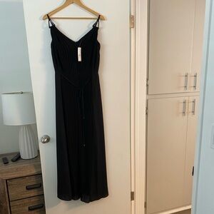 Black Pleated Detail Maxi Dress